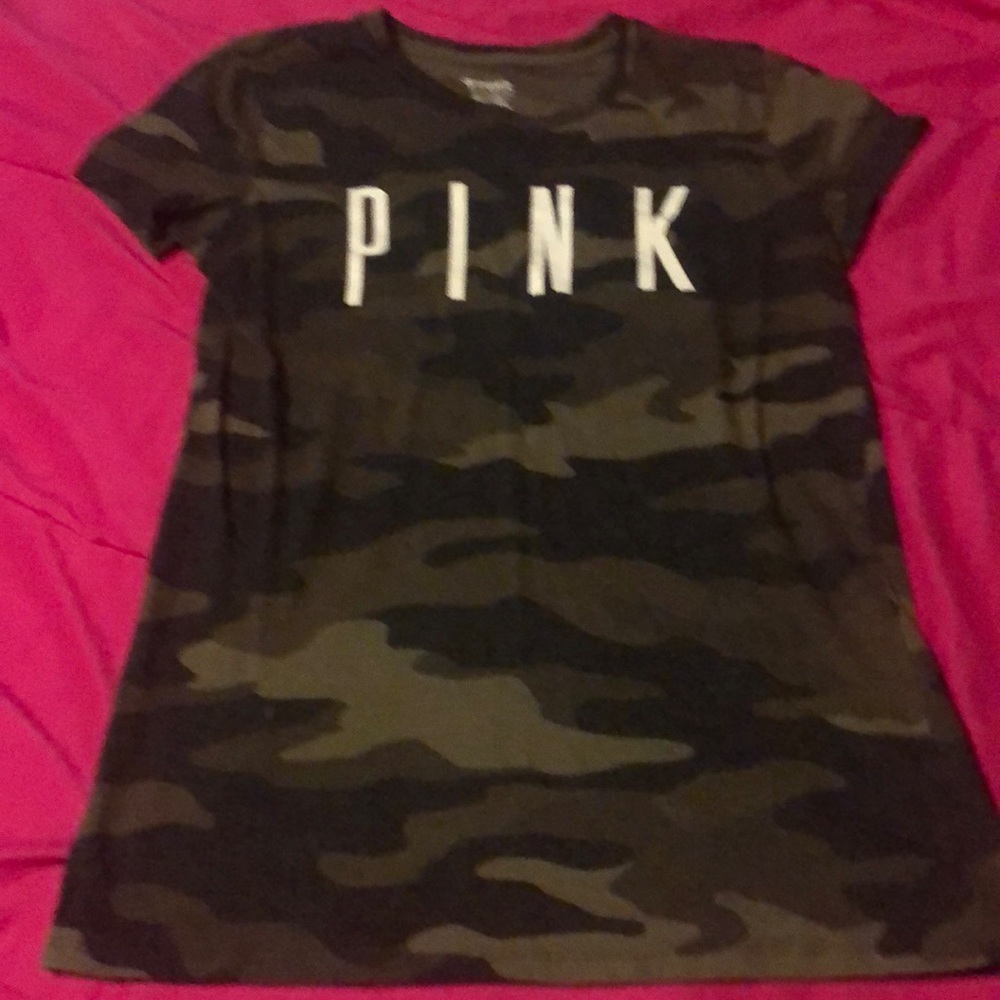 Tight Fit Pink Camo Tee Size: XS